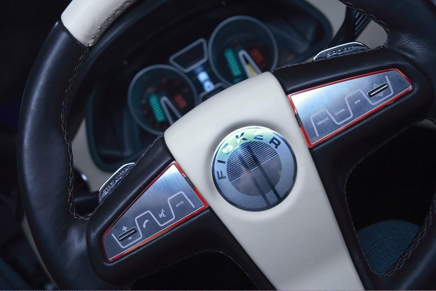 Панель приборов Fisker Karma Q-Drive 2009 года  (фото 39 из 66)